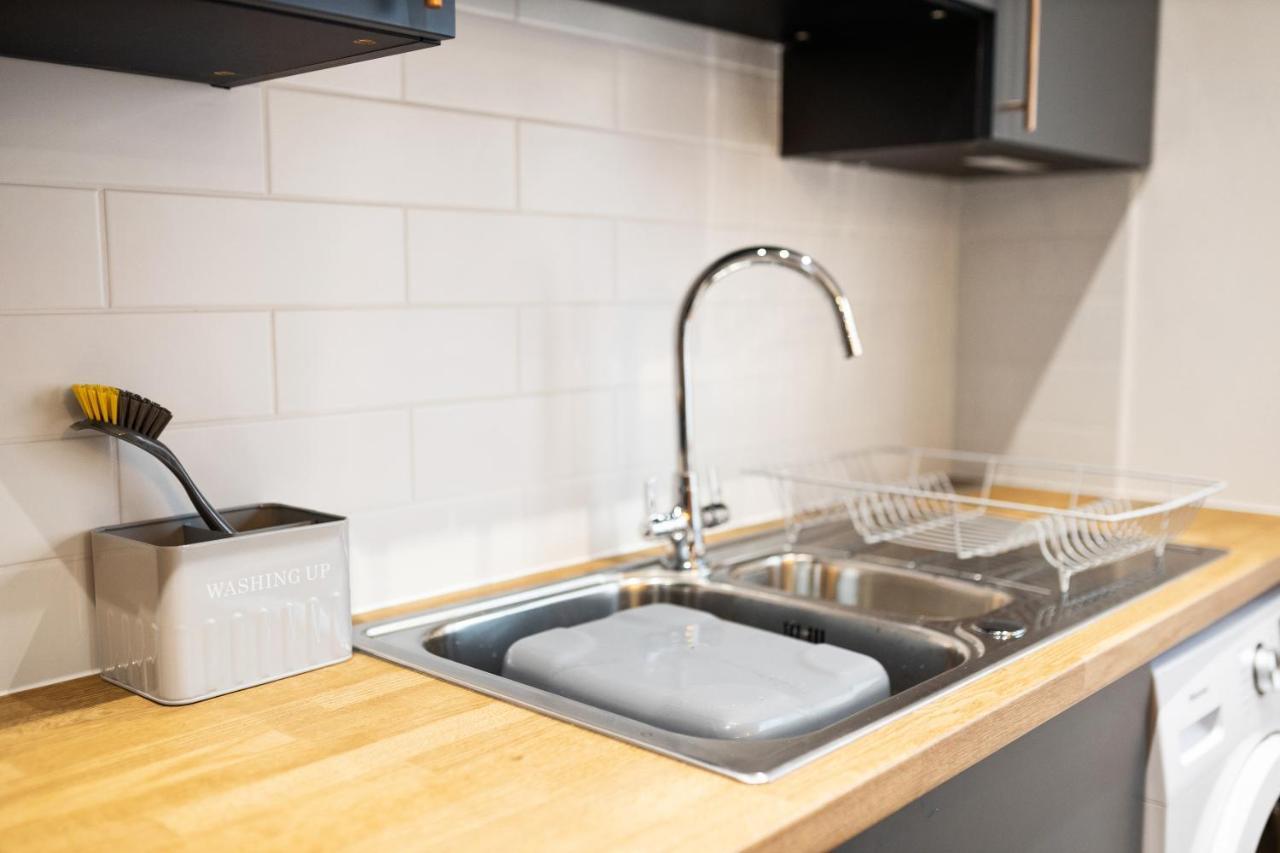 קובנטרי 7 Bedroom House Ensuite Rooms, Fully Equipped Kitchen, Free Wifi, Tvs In All Rooms City Centre Close To A46 Inspire Homes מראה חיצוני תמונה