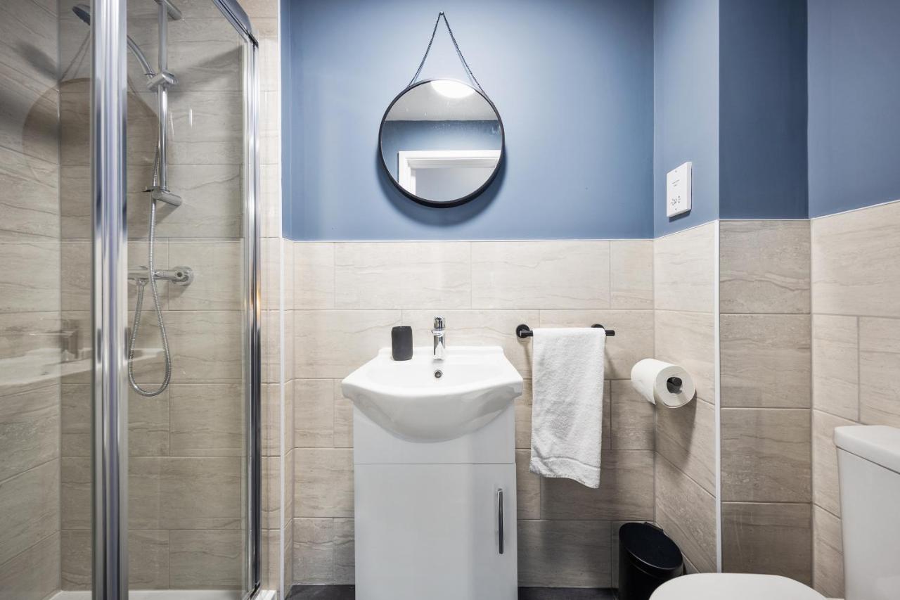 קובנטרי 7 Bedroom House Ensuite Rooms, Fully Equipped Kitchen, Free Wifi, Tvs In All Rooms City Centre Close To A46 Inspire Homes מראה חיצוני תמונה