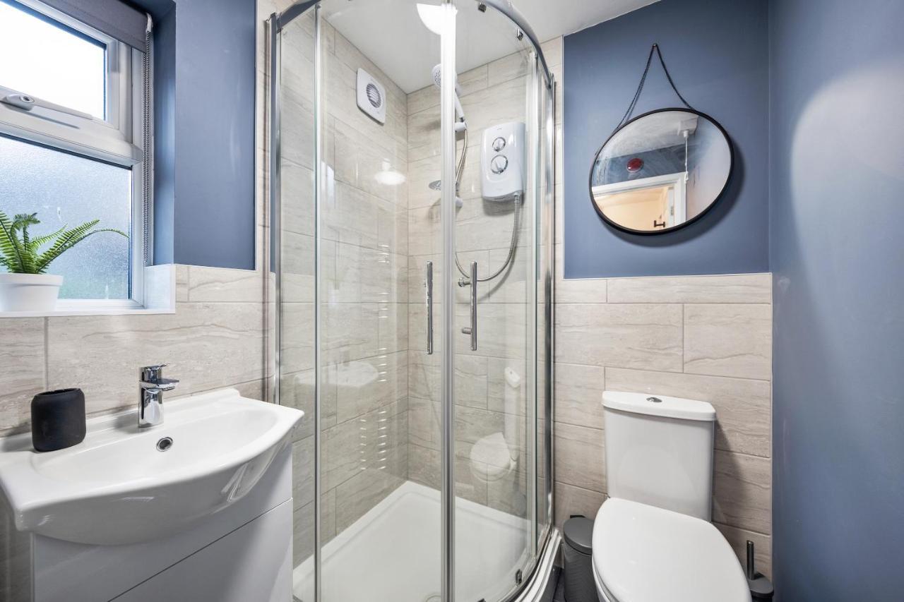 קובנטרי 7 Bedroom House Ensuite Rooms, Fully Equipped Kitchen, Free Wifi, Tvs In All Rooms City Centre Close To A46 Inspire Homes מראה חיצוני תמונה