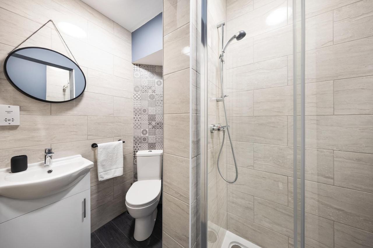 קובנטרי 7 Bedroom House Ensuite Rooms, Fully Equipped Kitchen, Free Wifi, Tvs In All Rooms City Centre Close To A46 Inspire Homes מראה חיצוני תמונה