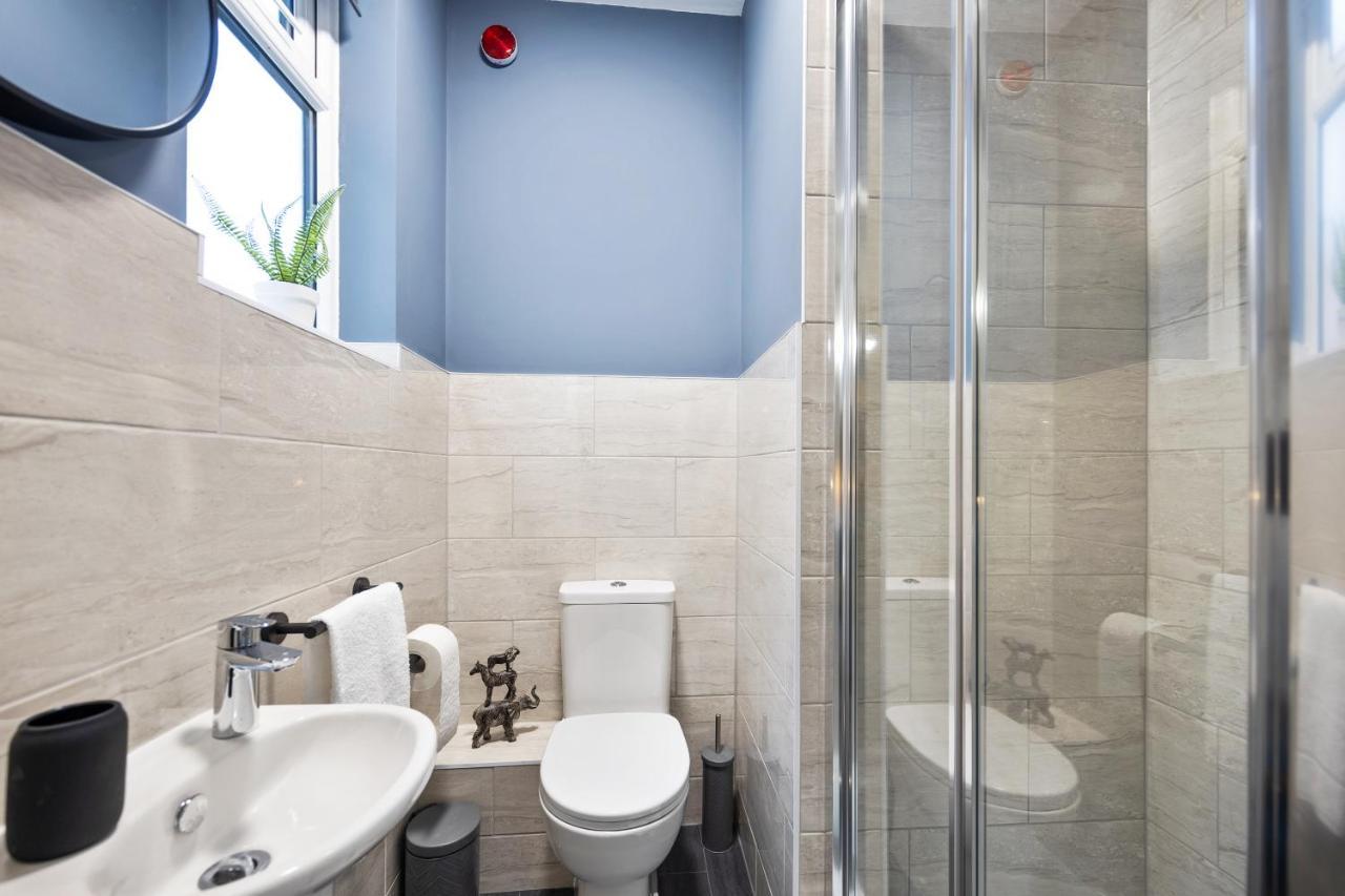 קובנטרי 7 Bedroom House Ensuite Rooms, Fully Equipped Kitchen, Free Wifi, Tvs In All Rooms City Centre Close To A46 Inspire Homes מראה חיצוני תמונה