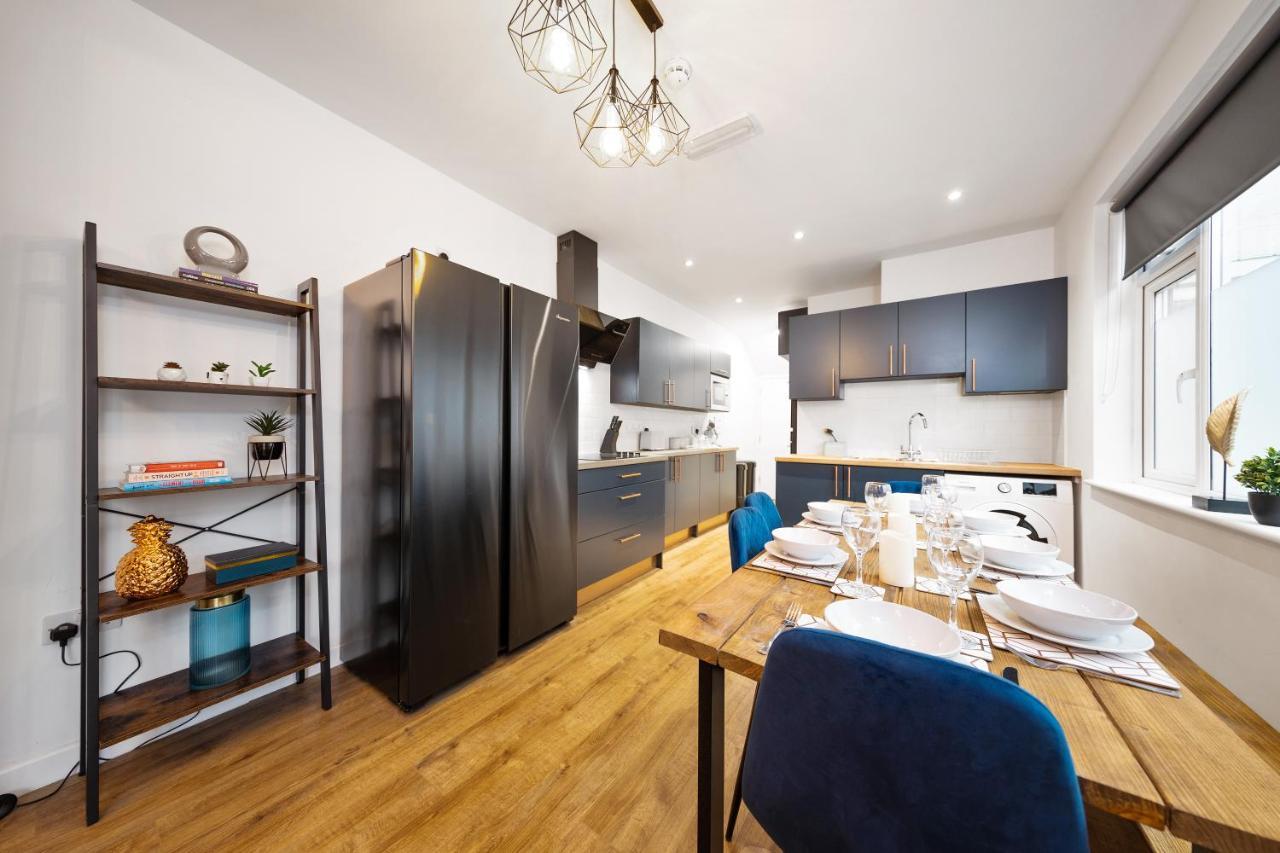 קובנטרי 7 Bedroom House Ensuite Rooms, Fully Equipped Kitchen, Free Wifi, Tvs In All Rooms City Centre Close To A46 Inspire Homes מראה חיצוני תמונה